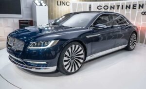 2025 Lincoln Town Car Spy Shots