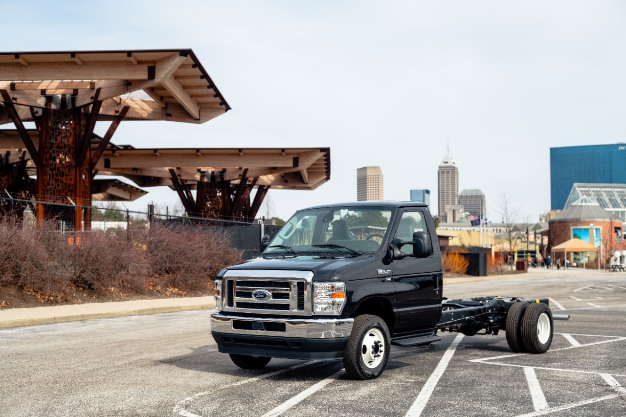 2025 Ford F650 Super Duty Spy Photos