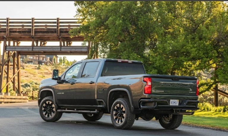 2025 Chevy Silverado 2500HD Images