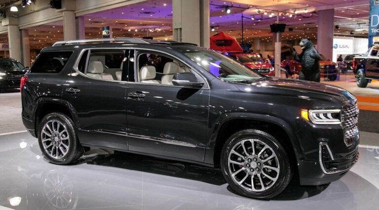 2025 GMC Acadia Interior