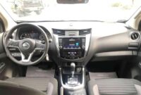 2024 Nissan Navara NP300 interior